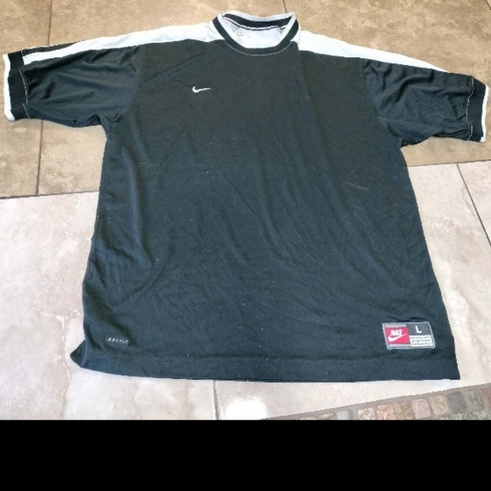 Nike shirt for men, size L